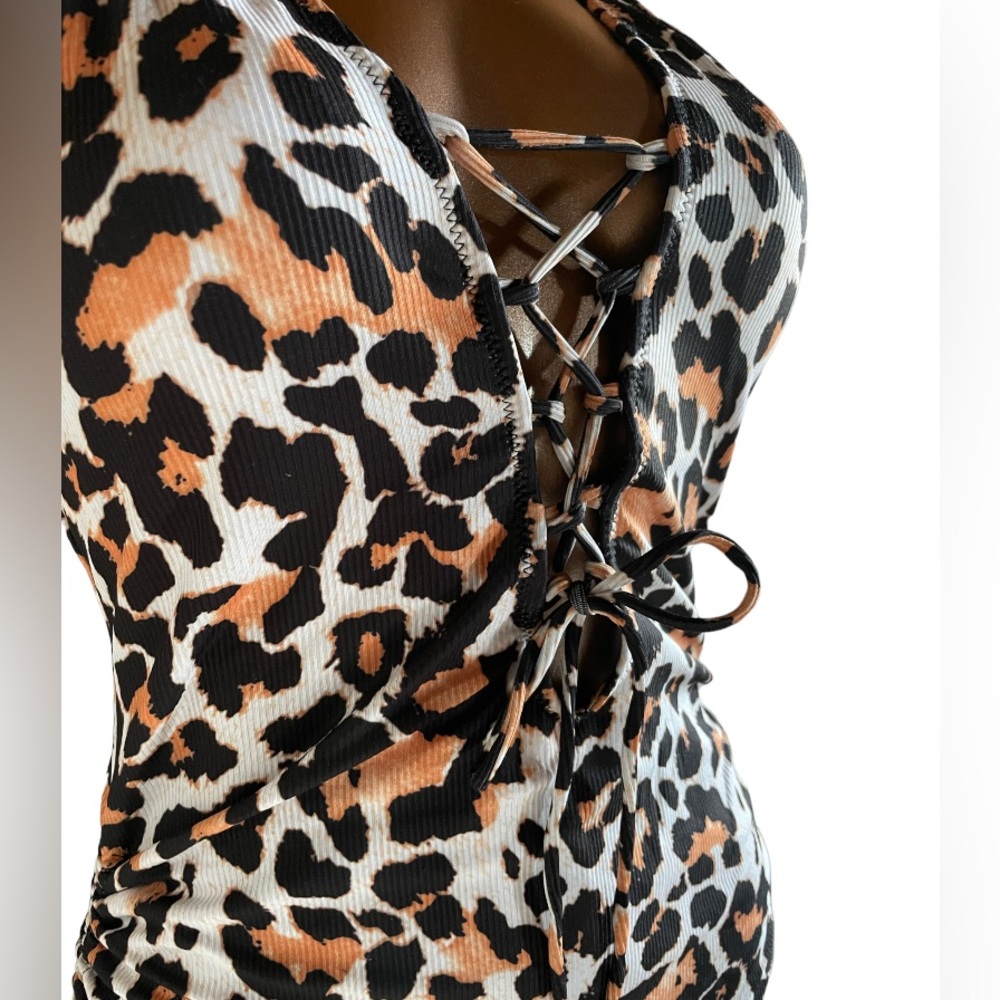 NWT Ribbed Deep V Lace-Up One-Piece - Picture 8 of 12